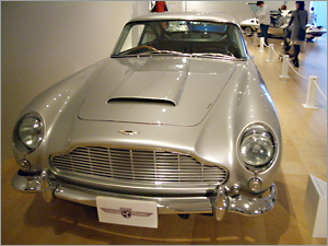 Aston Martin DB5 Saloon('65)photo by NOVAK